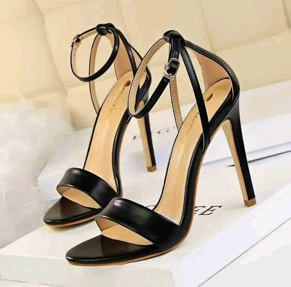 Sandales à talons hauts pour femme