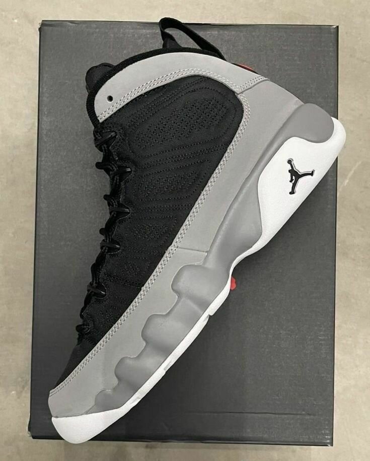 AIR JORDAN 9 RETRO