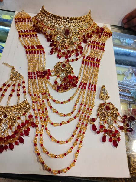 Red brudal set casting