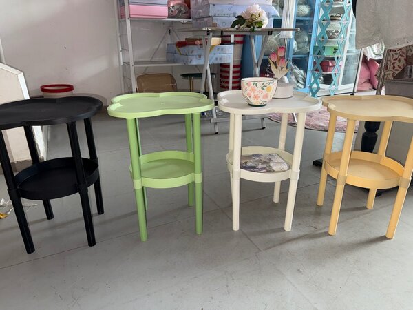 Table d'appoint colorée