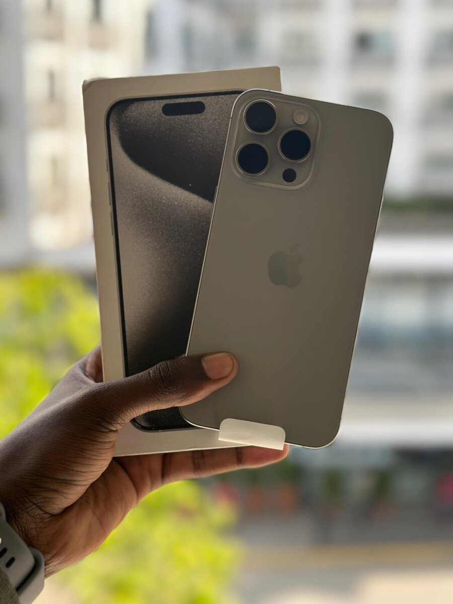 iPhone 15 pro max eSIM unlock 256gig