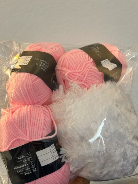 Lot de laine rose doux