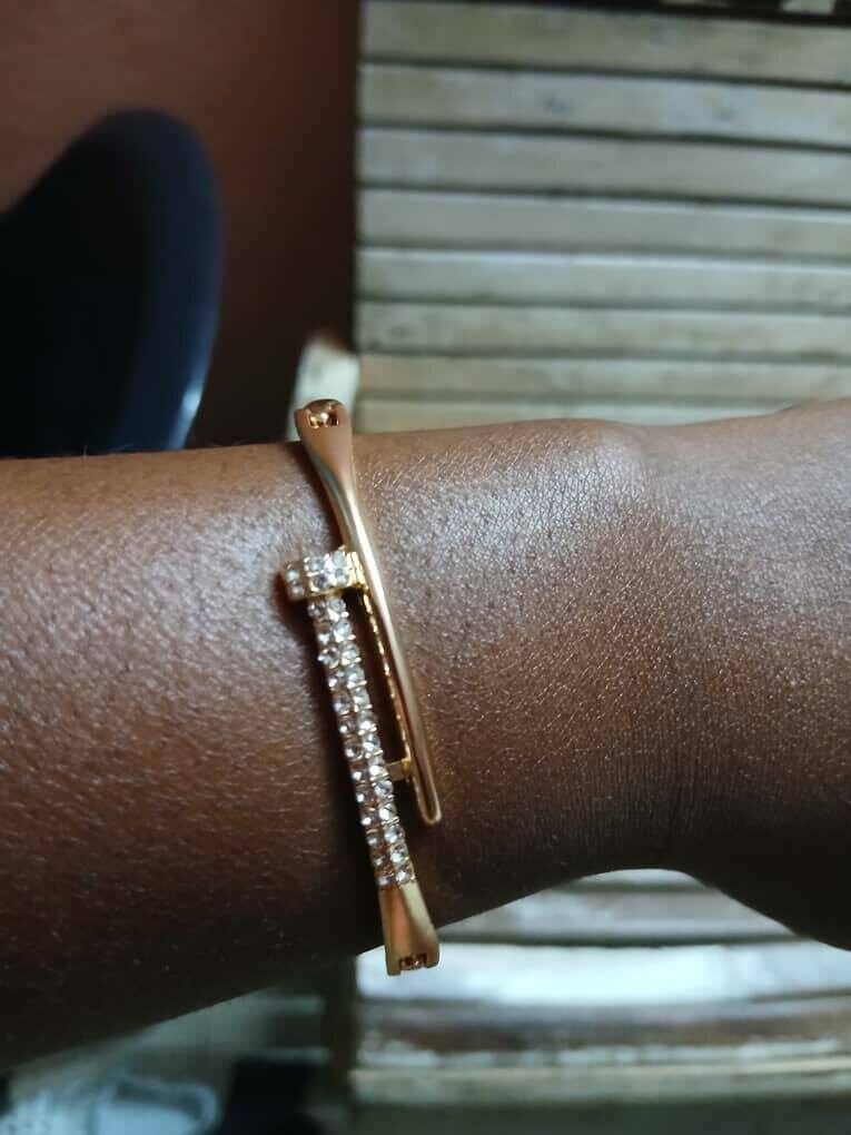 Bracelet élégant doré chic