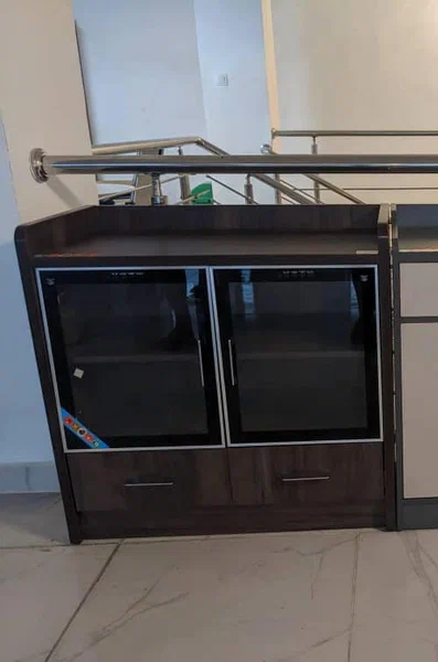 Armoire moderne 2 battants importé