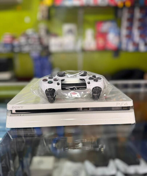 PlayStation 4 Slim Blanc