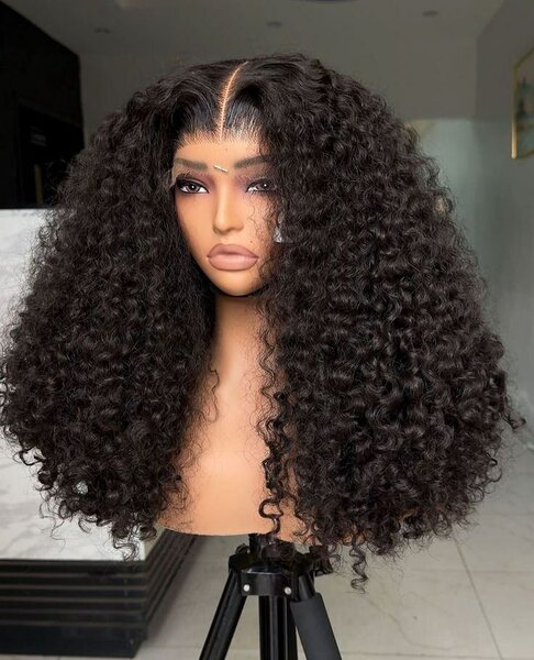 Perruque lace front bouclée