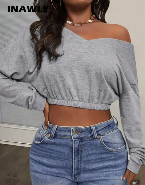 Crop top gris à épaules dénudées