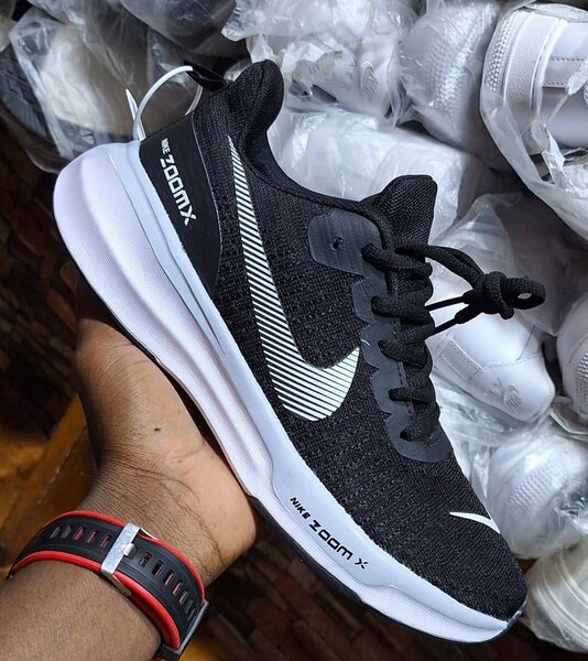 Chaussures de course noires