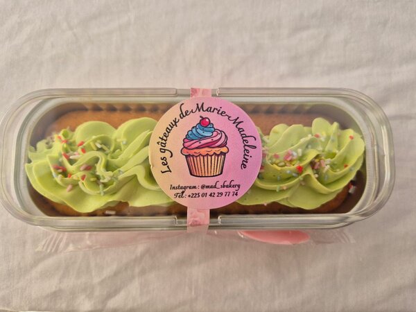 Cake en boîte avec glaçage