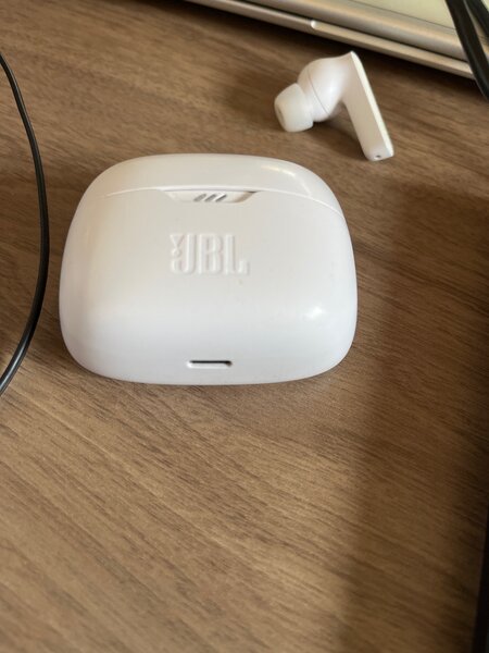 JBL tune beam