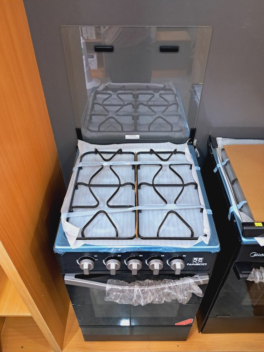 Nasco 4 burner gas cooker with oven and Grill