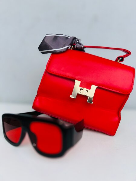 Sac à main rouge élégant