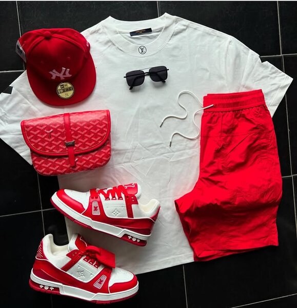 Louis Vuitton Trainer sneaker With Round Neck Top+ Short Leg