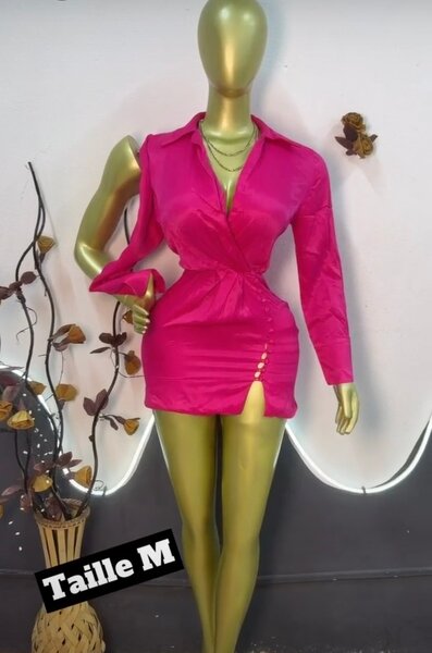 Robe courte rose pour femme