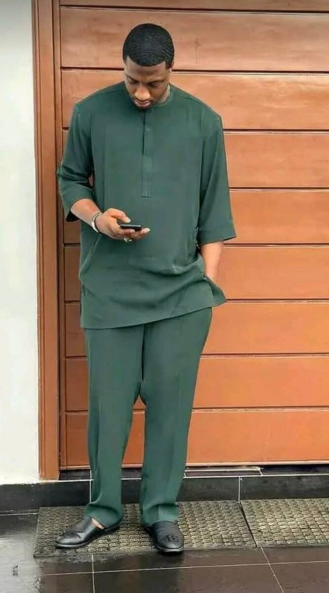 Costume africain élégant