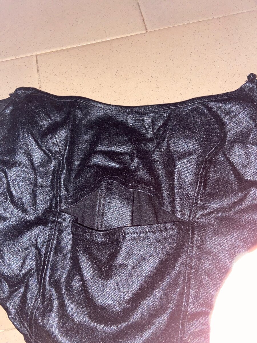 Bustier noir en simili cuir