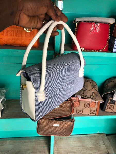 Sac à main en toile Zara