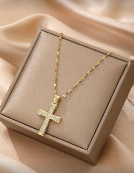 Collier croix en or scintillant