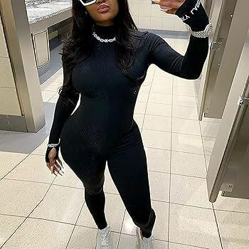 Combinaison moulante noire