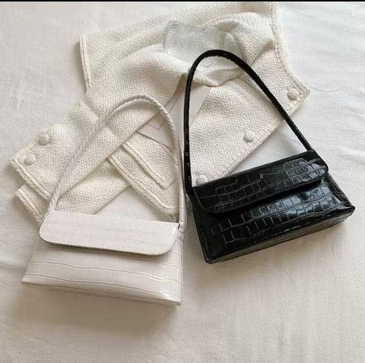 Rectangular bag with crocodile embossing (color: black)