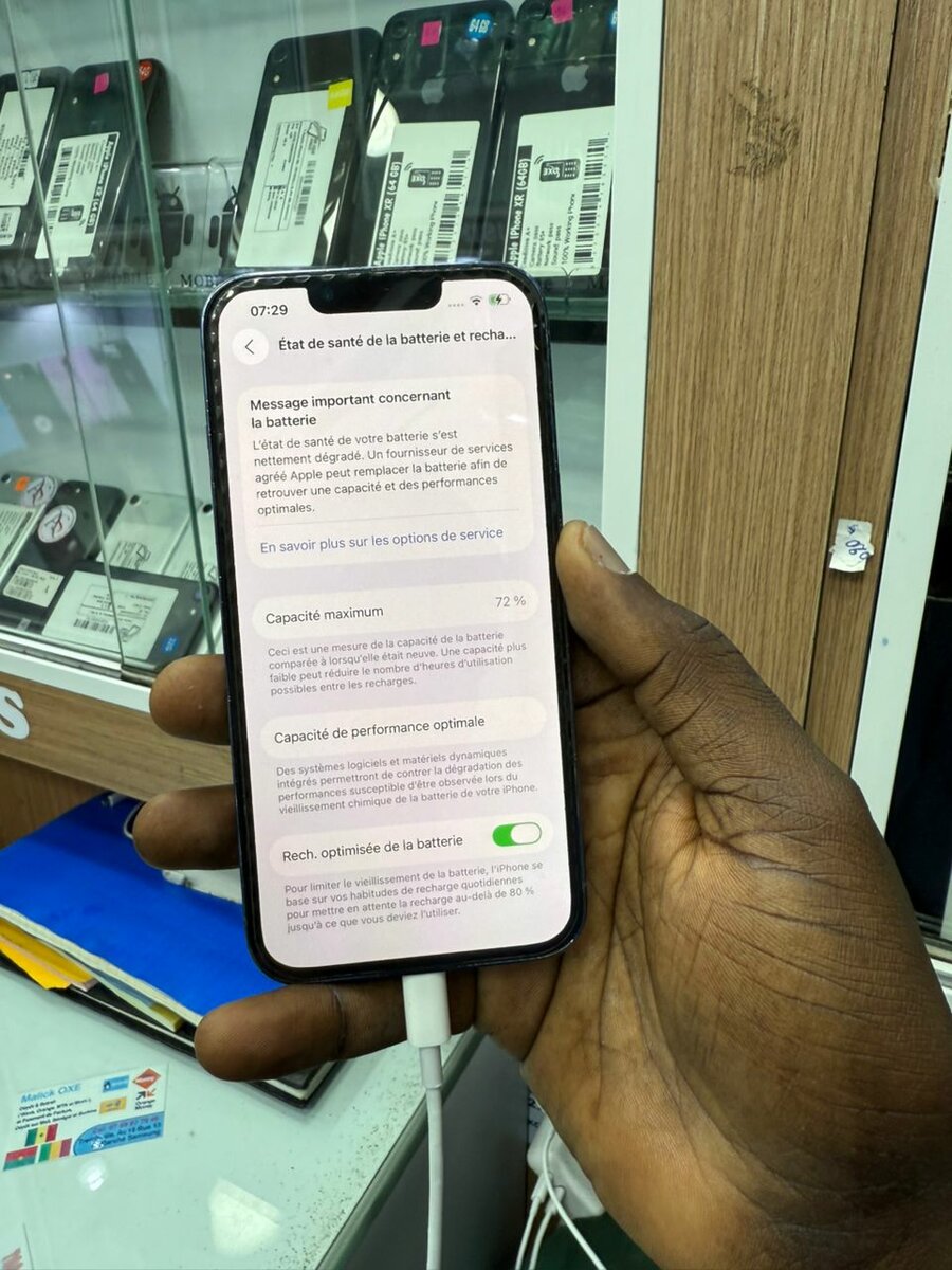 13pro 128g dos fissuré légèrem