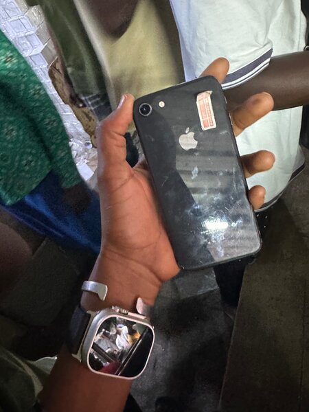 iPhone 8simplecassi neuf