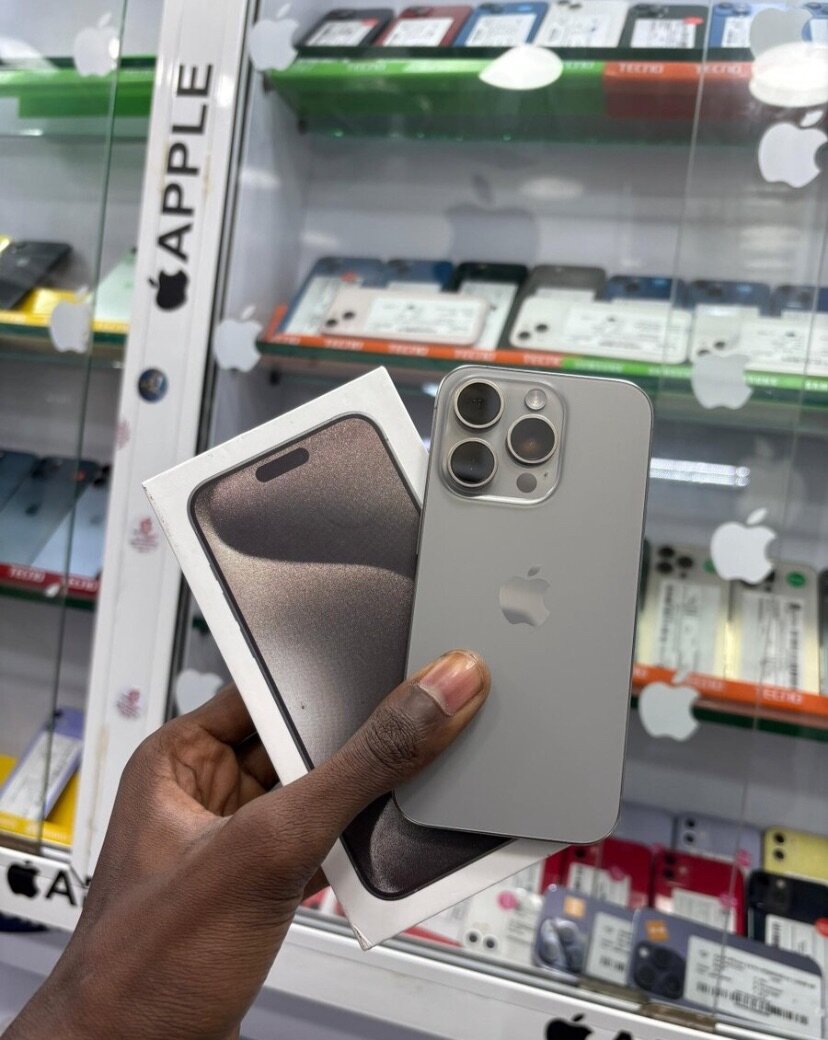 iPhone 15 pro Apple 256 Go