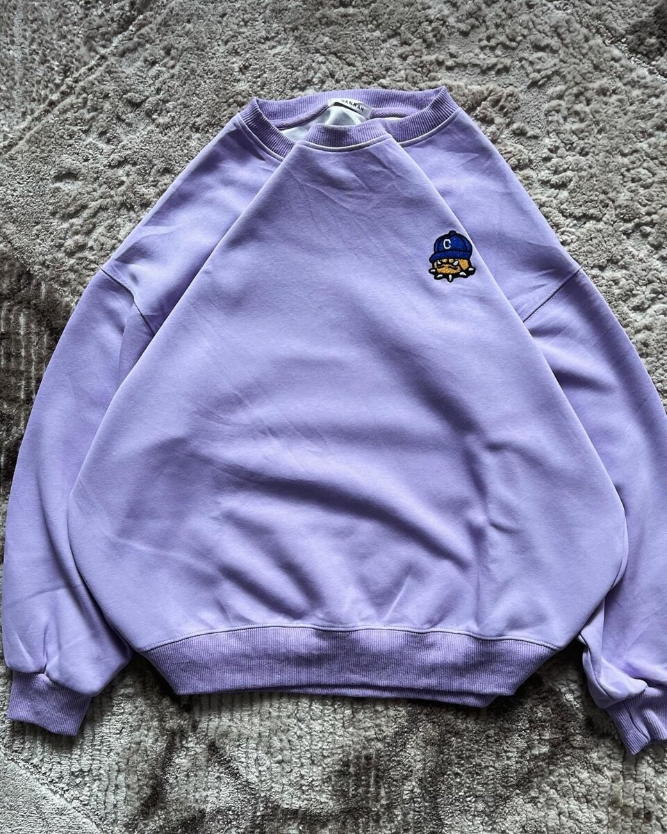 Hoodies and sweat shirts