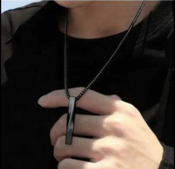 Collier homme élégant