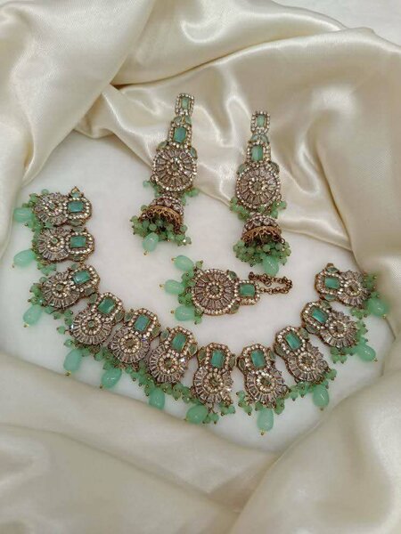 Ladies wedding set Necklace and earrings