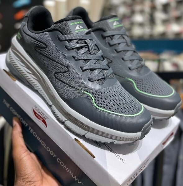 Stretchers sneakers grey