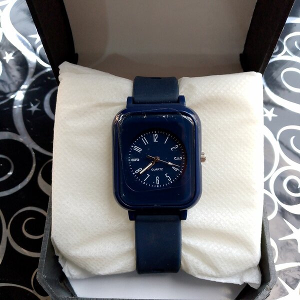 LADIES WATCH