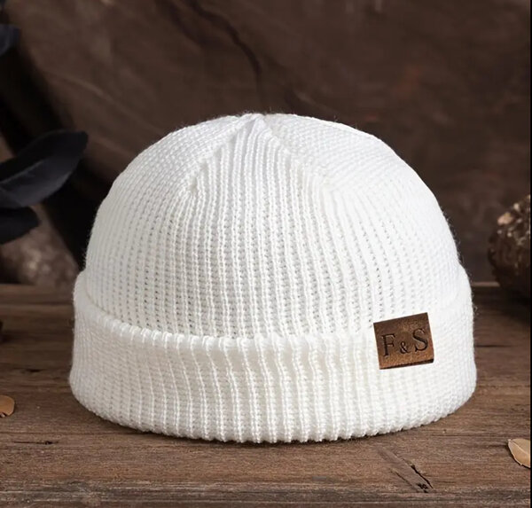 Bonnet en tricot blanc