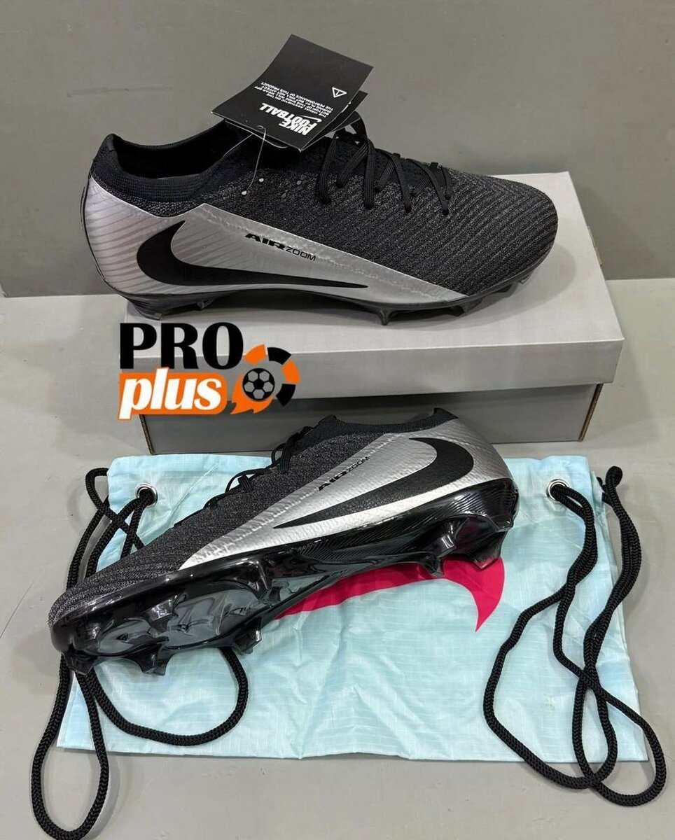 Crampons Nike Mercurial Noires