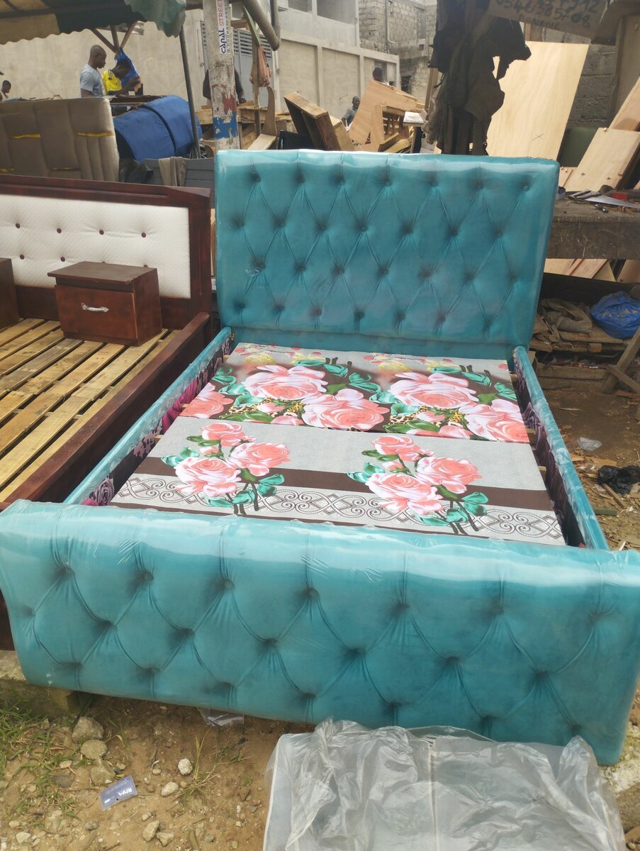 lit capitonnée 2 place