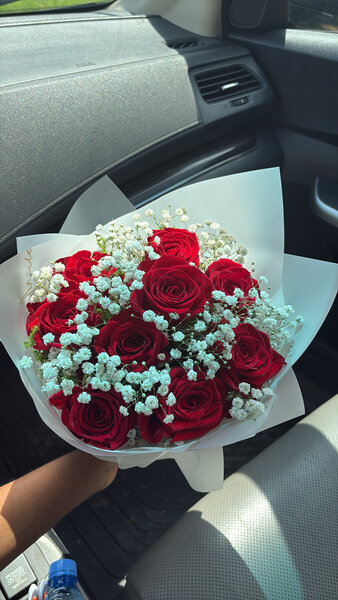 Elegant Red Rose Bouquet Sale