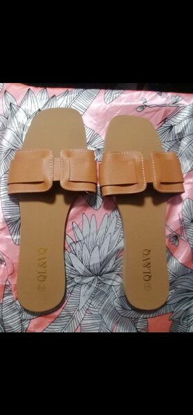 Sandales en cuir tendance