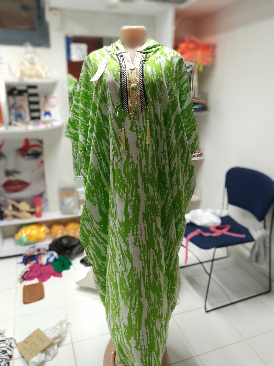 Soir, boubou marocain, de très bonne qualité