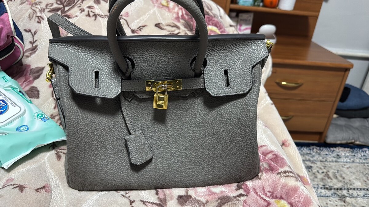 Продаются сумки по 300 с