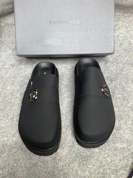 Sandales en cuir noir