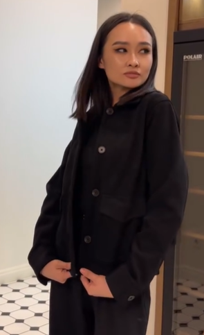 Эффектный базовый жакет от ZARA черный