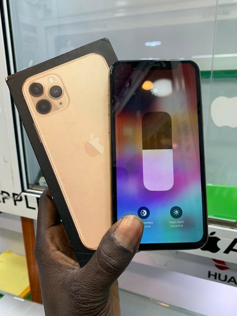 iPhone 11 Pro 64go quasi neuf