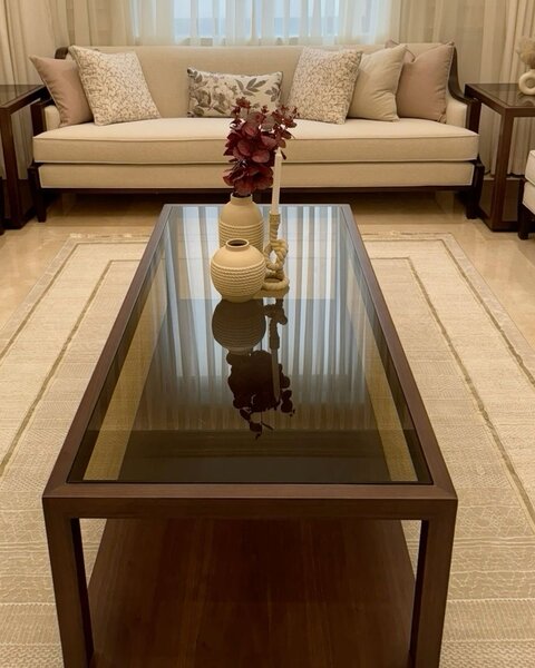 Table basse en verre fumé