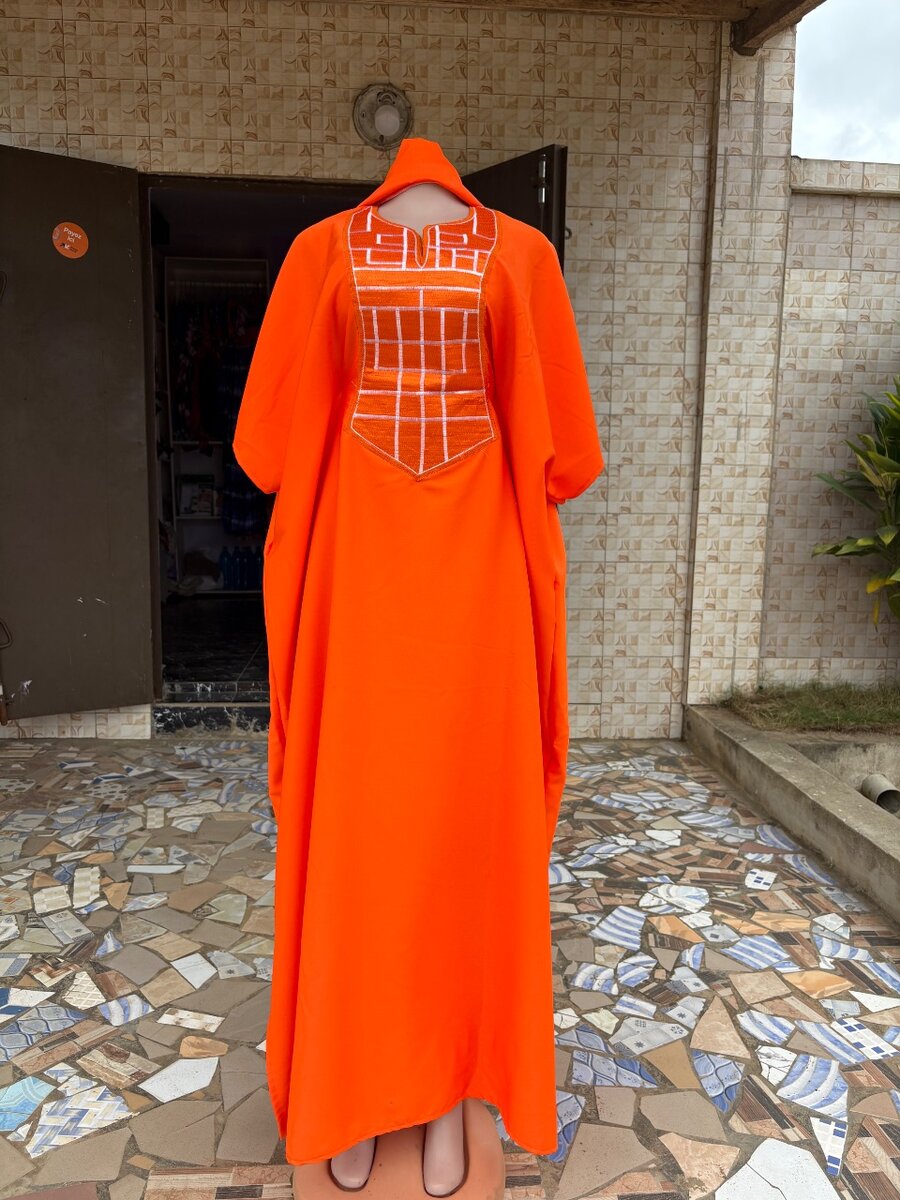 Robe longue orange élégante