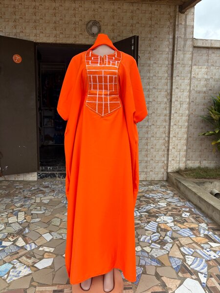 Robe longue orange élégante