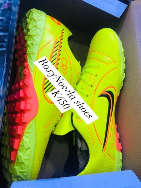 High quality Futsal/tack boots