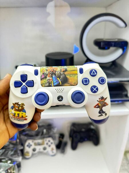 Manette PS4 Crash Bandicoot