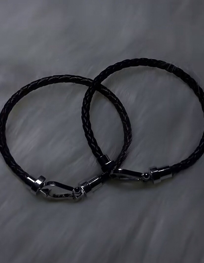 Bracelets en argent et cuir