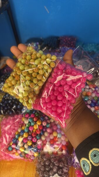 Perles Colorées en Plastique