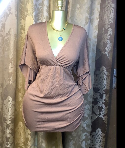 Robe élégante rose